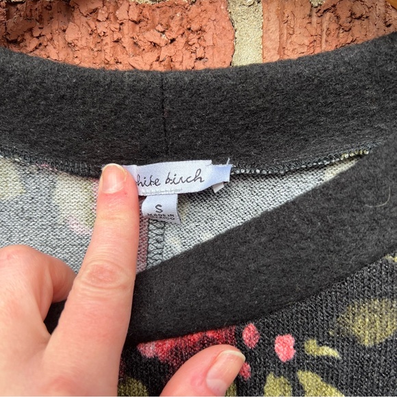 White Birch Black and Pink Floral Rose Long Sleeve Crewneck Sweater Top - Picture 4 of 5